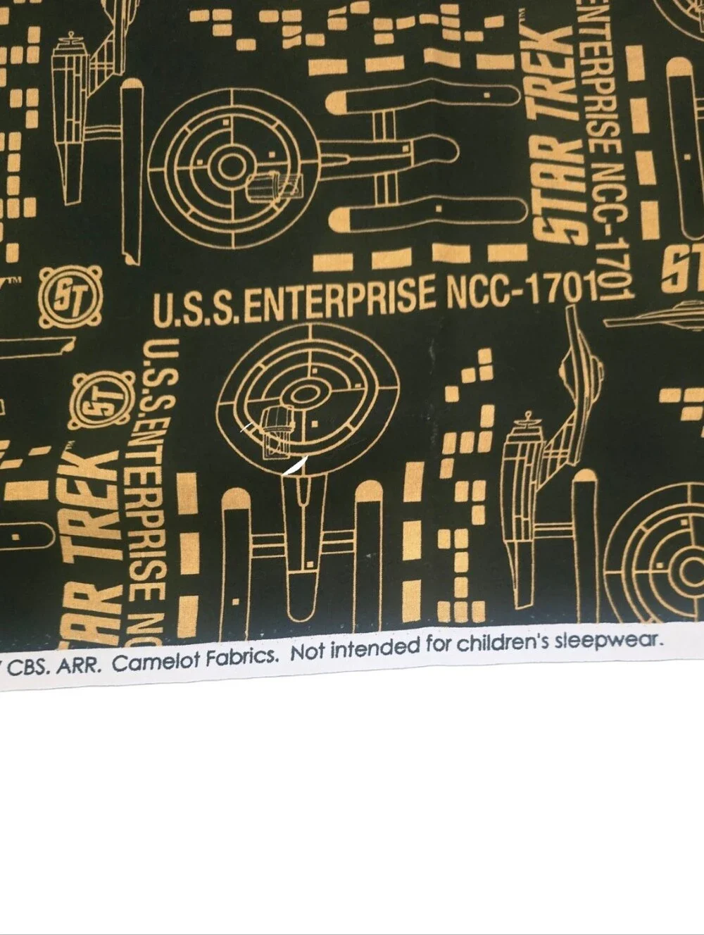 Star Trek Enterprise NCC-1701 Camelot Cotton Fabric 2017 1 Yard 44